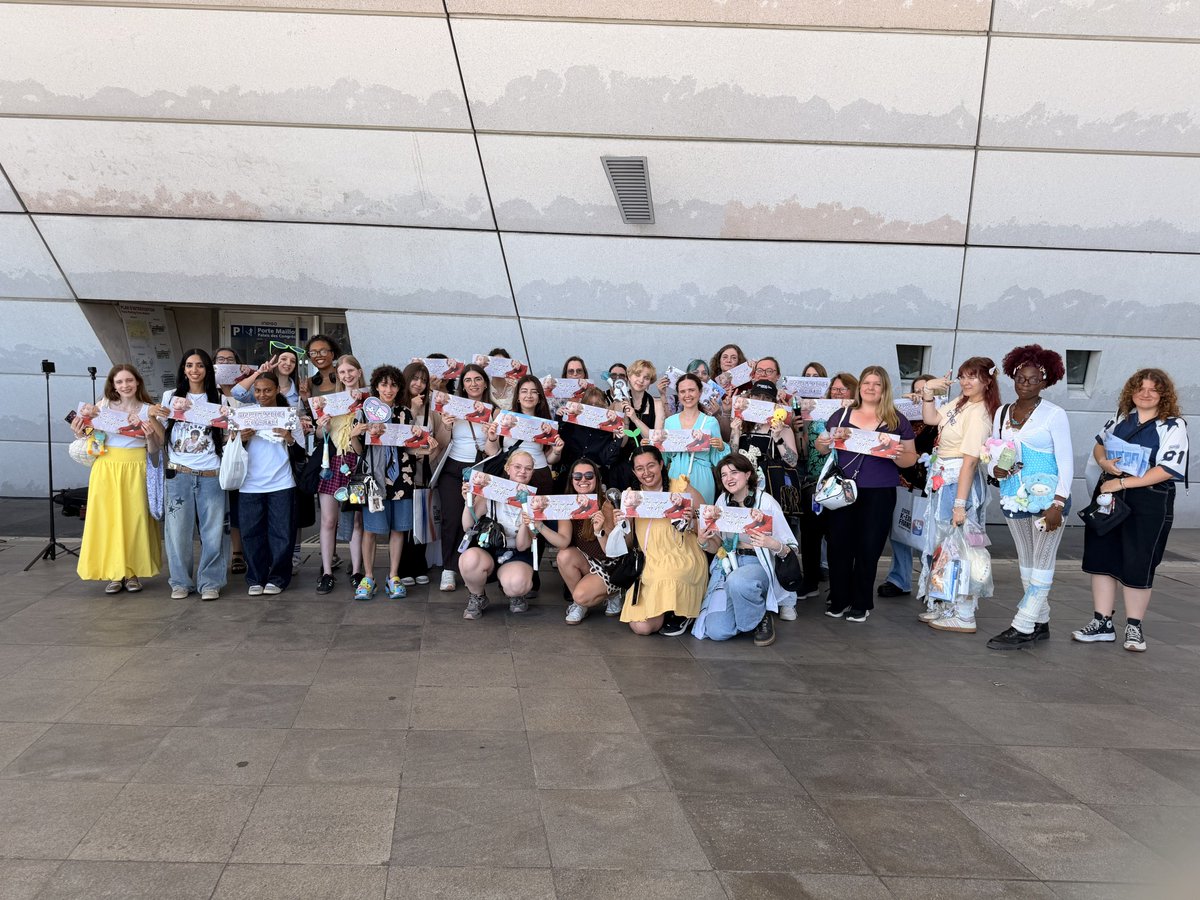 Shawol_France's tweet photo. Nos magnifiques shawols et Taemates étaient prêt•s pour #TaeminInkigayoinParis !

Our gorgeous shawols and Taemates were ready for #TaeminInkigayoinParis!

#TAEMIN #K_EXPOINKIGAYOINPARIS #태민 @ShawolsEurope @SHINeevent_fr @TaeminNews_FR https://t.co/ZLck22CnpX