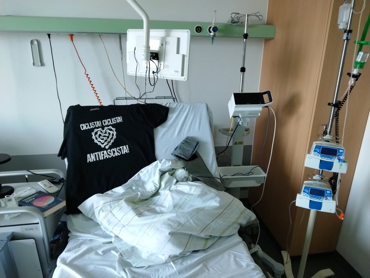 Koantaboo's tweet photo. Setting ist bereitet, nach dem Mittag geht's los.
Während dieser Therapie liege ich als Lymphom Patient ausnahmsweise auf der Blutkrebs Station. Nur hier ist das 24h Monitoring technisch möglich. Der Zimmernachbar tut mir wegen der permanenten Geräuschkulisse jetzt schon leid.🧵 https://t.co/FjeZS9SzcU