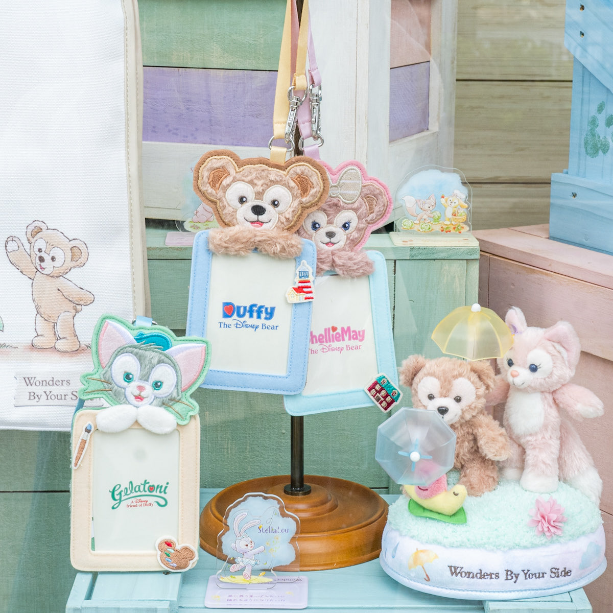 ダッフィーたちが小さな幸せを見つける姿をデザイン！ 東京ディズニー