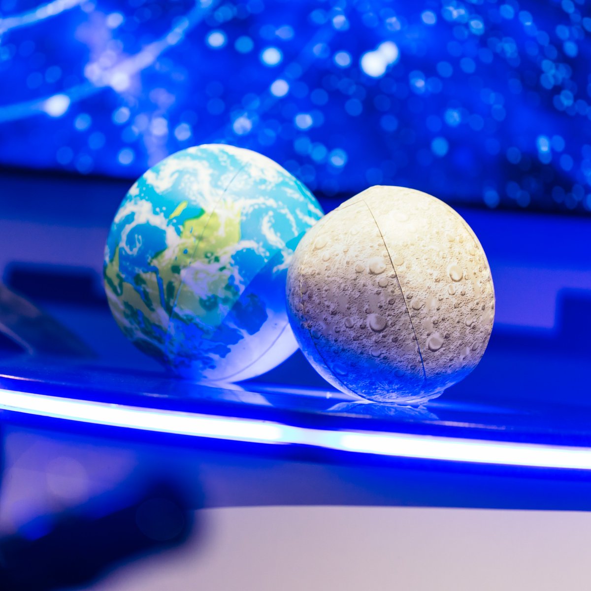 W5Education's tweet photo. This summer the W5 L&amp;E team are hosting: From the Harbour to the Moon. 🌊🌙

Enjoy FREE hands-on activities like piloting robotic explorers and experimenting with communication systems as part of Sundays on the Maritime Mile.

👉 https://t.co/FiZrW9pZRN

📍The SoundYard https://t.co/XgcTFHLZPR