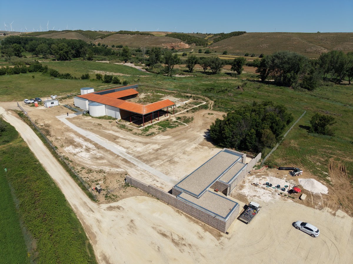 GobAragon's tweet photo. 🏗️🏛️ Finaliza la quinta fase de obras de restauración en la villa romana de La Malena.

📍 En esta fase se ha invertido más de un millón de euros para hacer visitable el yacimiento situado en la localidad de Azuara (Zaragoza).

ℹ️ https://t.co/fKVaPz96d3 https://t.co/TPqU9ggA7g
