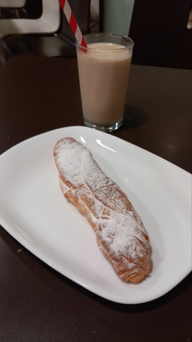 PepGranellTrave's tweet photo. Vamos a combatir bien el dolor y el antibiótico con algo fresquito que seguro que va bien😉💪
#Twitter #gastrolovers #BuenosDíasATodos #orxata #horchata #breakfast #verano #caloret #Foodie #estiu #pasteleria https://t.co/PM0onLKUxq
