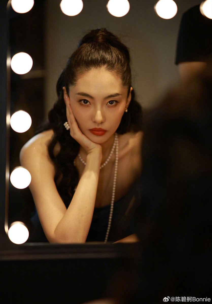 centlookbook's tweet photo. #ChenBige 陈碧舸 in Cortana SS26 for the Harper’s Bazaar Film Night in Shanghai https://t.co/LQbXEWCrQX