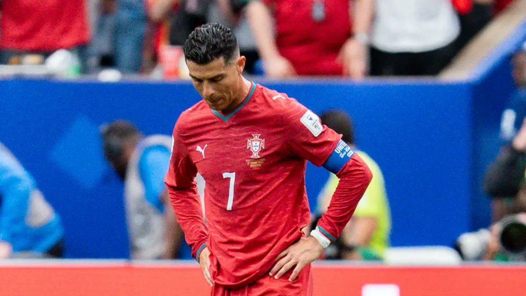 update_nas's tweet photo. Timnas Portugal, yang dipimpin oleh sang megabintang Cristiano Ronaldo, mengawali kiprah mereka di Piala Dunia 2026 dengan hasil mengecewakan.

🔔 Ikuti Update Di WA ➞ https://t.co/k9tYZjpcdM

📰 Cek Berita Lengkapnya ➞ https://t.co/xg1WrvEf9V

Hotel Sultan BitMart Kuningan https://t.co/k1Tk5przew