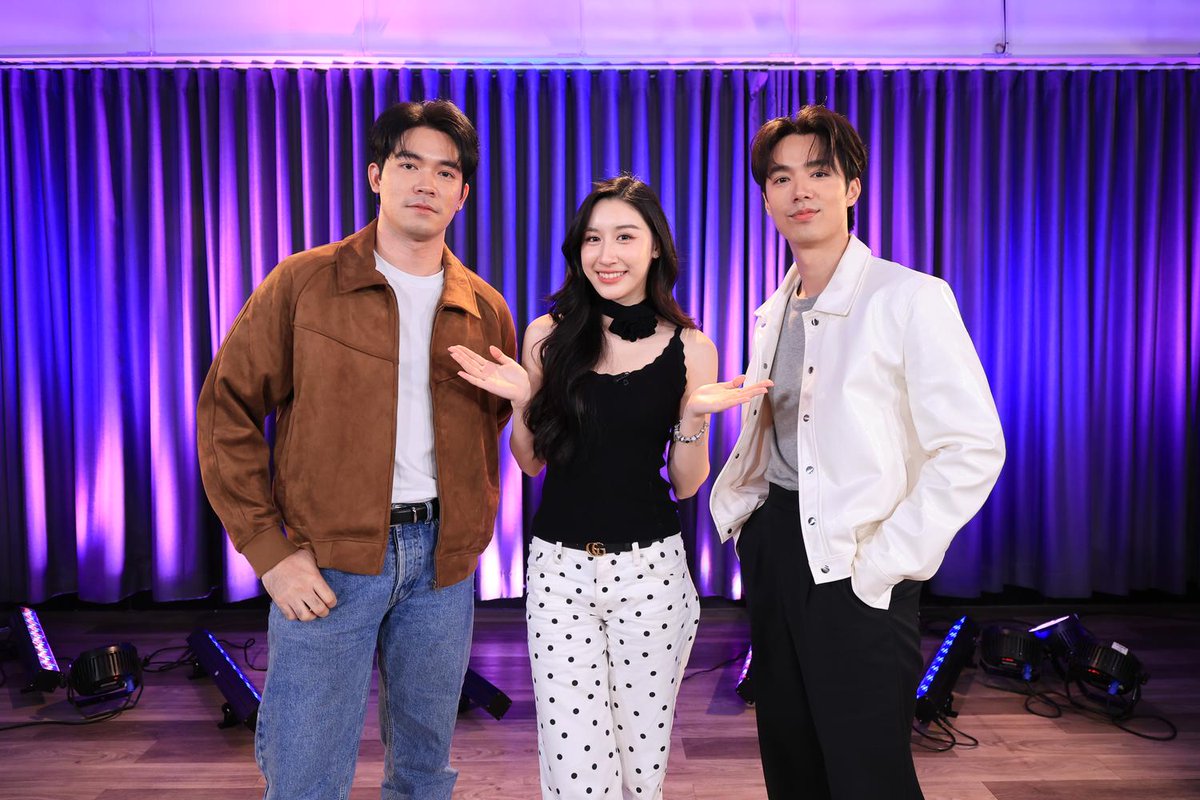 LingOrmCH3's tweet photo. [ News ] เตรียมรับแรงกระแทก! “หลิง-ออม” เปิดฉากดราม่าเดือด
 พร้อมขนทีมนักแสดง “วาดฝันวันวิวาห์” เปิดเบื้องหลังความแซ่บ!

เตรียมเรียกหน่วยกู้ภัยและเตรียมประสบภัยไปด้วยกันในซีรีส์ “วาดฝันวันวิวาห์ In Love Forever” ที่พร้อมพาผู้ชมดำดิ่งสู่เรื่องราวความรักสุดซับซ้อนของ 2 นางเอก“หลิงหลิง คอง” และ“ออม กรณ์นภัส” ที่การันตีความเข้มข้นทั้งอารมณ์รัก ความเจ็บปวด และการปะทะคารมสุดดุเดือด โดยผู้กำกับมากฝีมือ “ป้าแจ๋ว ยุทธนา ลอพันธุ์ไพบูลย์” แต่ก่อนจะชมตอนแรกห้ามพลาดรายการพิเศษ“วาดฝันวันวิวาห์ In Love Forever Special” ที่จะพาไปส่องเบื้องหลังชีวิตคู่ของสองภรรยา

#วาดฝันวันวิวาห์ #InLoveForeverTheSeries
💍 ตอนแรก ศุกร์ 19 มิ.ย. | เวลา 20:30 น.
💔 ดูทีวีกด33 ดูออนไลน์ที่3Plus
🖋️ ย้อนหลัง 3Plus Premium, Netflix
#LingOrm #หลิงออม‌