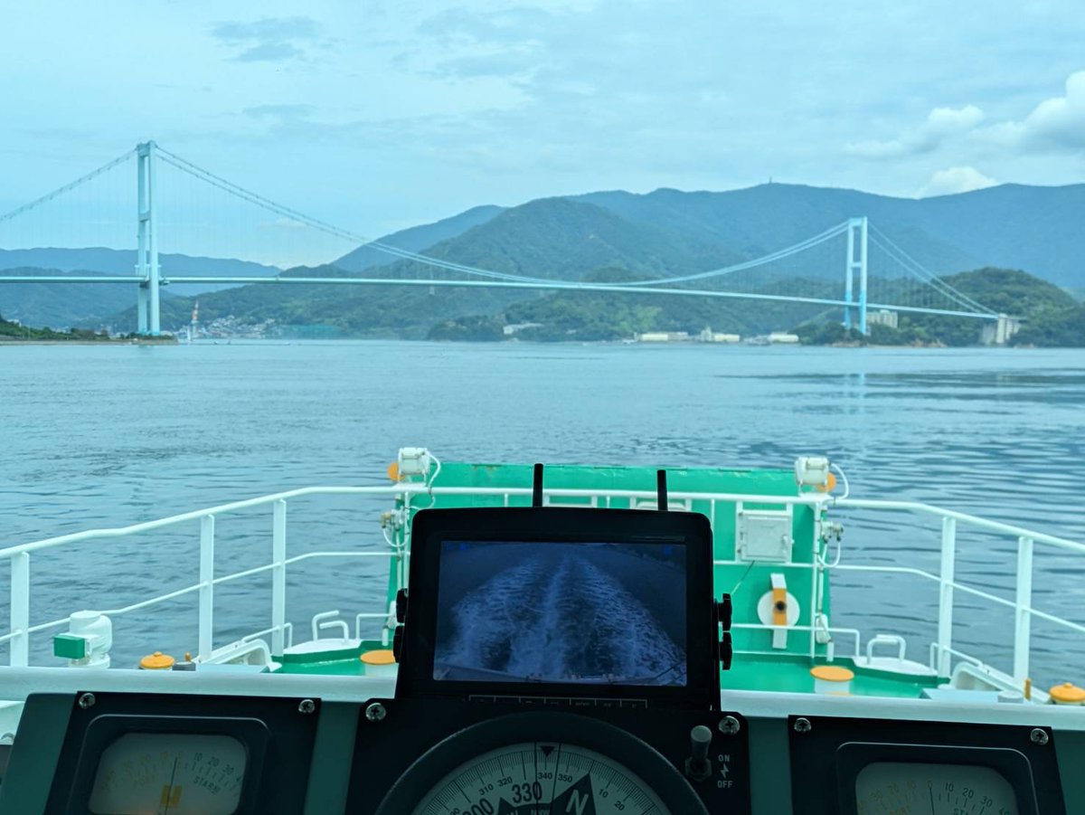 saiseimaru100's tweet photo. 診療地：広島県　蒲刈(向)🏝️
昨日から3日間、蒲刈(向)への診療に行っています。

船を運航する上で欠かせない水
済生丸でも定期的に各港で補給しています

ここで船用語「清水」とは❓
陸でいうところの水道水というイメージ
写真1枚目は清水タンクレベル計👀
安全な運航を支える大切な設備の一つです https://t.co/dUFwGpWHbm