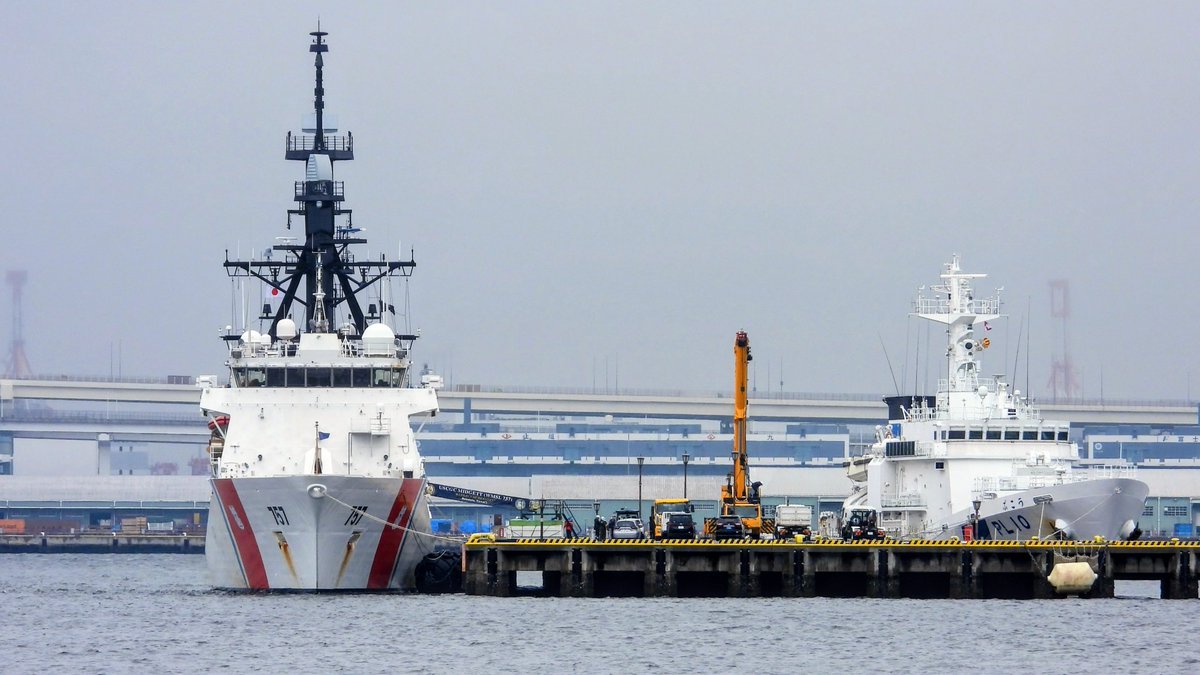 HNlEHupY4Nr6hRM's tweet photo. 🇺🇸米国沿岸警備隊ﾚｼﾞｪﾝﾄﾞ級ｶｯﾀｰ「ﾐｼﾞｪｯﾄ (USCGC Midgett, WMSL-757)」

昨日、相模湾にて仮泊し、今日、横浜の第三管区海上保安本部 横浜機動防除基地に入港(UW2) https://t.co/5ItVaCnsRG