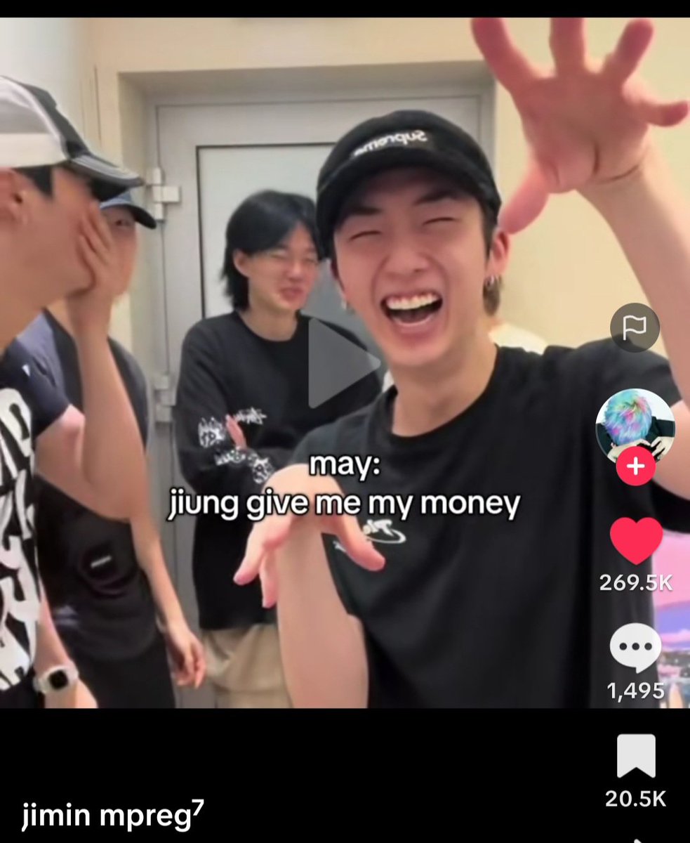 izzystapple's tweet photo. how does jiung still have the balls to show his face #bravesoldier https://t.co/dv1BzaX8Ka