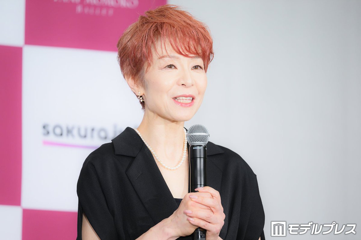 modelpress's tweet photo. 【写真追加】米倉涼子、谷桃子バレエ団新作公演
「CINDERELLA（シンデレラ）」出演決定🦋
https://t.co/dymnpKVnE4

5歳から15年間にわたってクラシックバレエを続けており、かつては谷桃子バレエ団の高等科に所属していたが「20歳を過ぎてからモデル業界に入ったりして、だんだんバレエから遠ざかって、結局は挫折した人間ですので」と吐露。「バレエを辞めて、正直一度も後悔したことがなかったんですよね（笑）。難しいですから。バレエって一番難しい踊りだと私は分かっているので、なおさら簡単にお引き受けしてはいけないなって思っていたんです」とオファーを引き受けるまでの葛藤を語った。