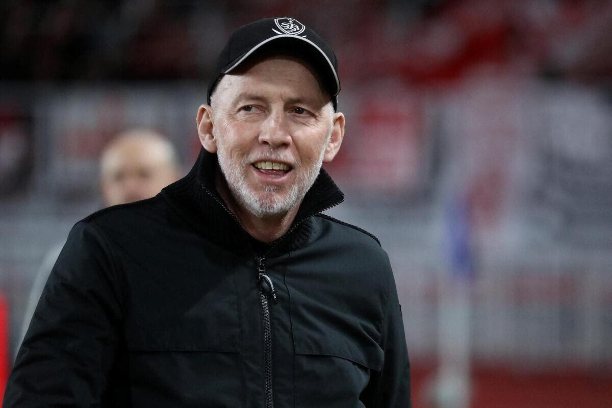 Nice_Matin's tweet photo. « Une belle personne », « un mec entier », « un gros bosseur », « un couteau suisse du football » : les Niçois et le foot français saluent la mémoire d’Eric Roy
👉https://t.co/vHsRSRUg1t https://t.co/JoiLATb5c8