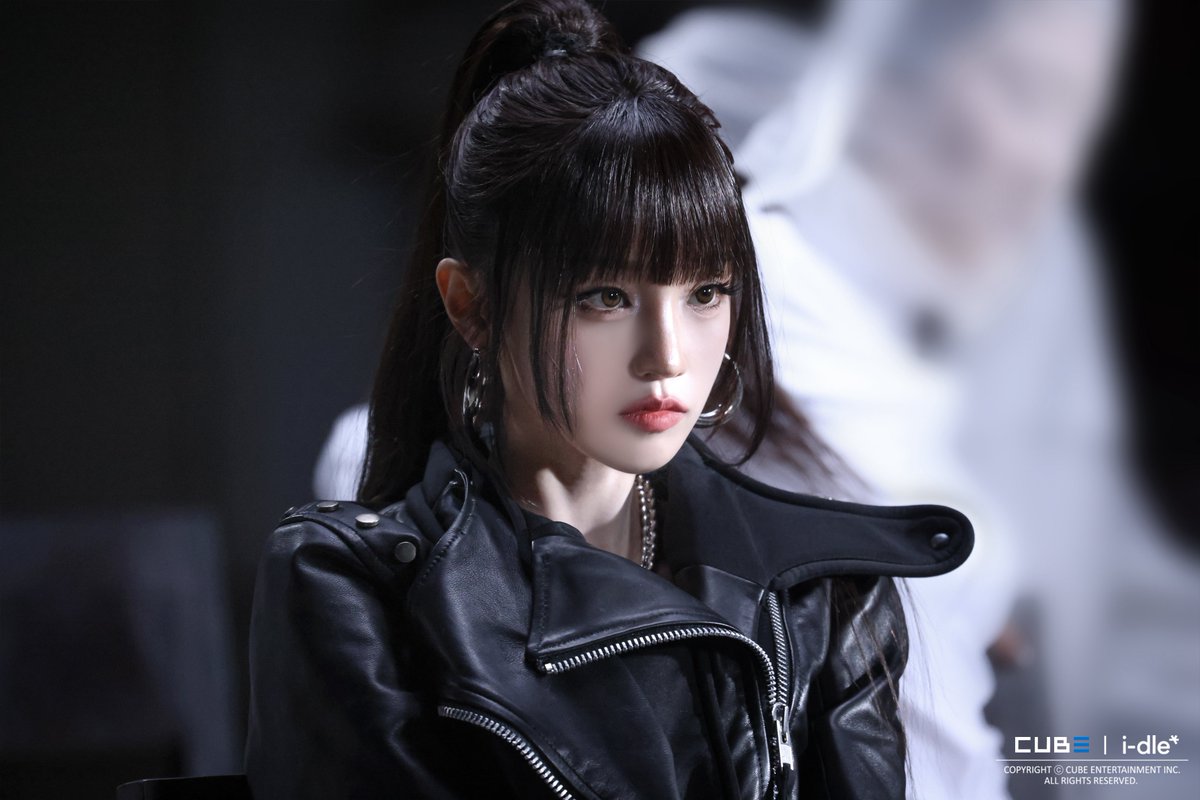 yuqipictures's tweet photo. 260618 Crow MV Filming BTS

#YUQI #우기 #宋雨琦 https://t.co/6OFGB8z6N2