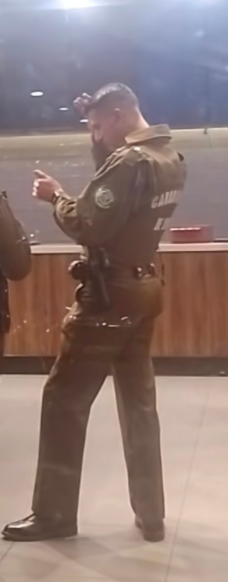 mmyers08994900's tweet photo. #uniformadossexys #uniformadoshot #carabineroshot #men #hombres #hombresguapos #gendarmeriahot #heteroengañado #guapos #soldadosguapos #pdiguapos #gendarmesguapos #MachosHeteros #marinoshot https://t.co/eYBxzS214I