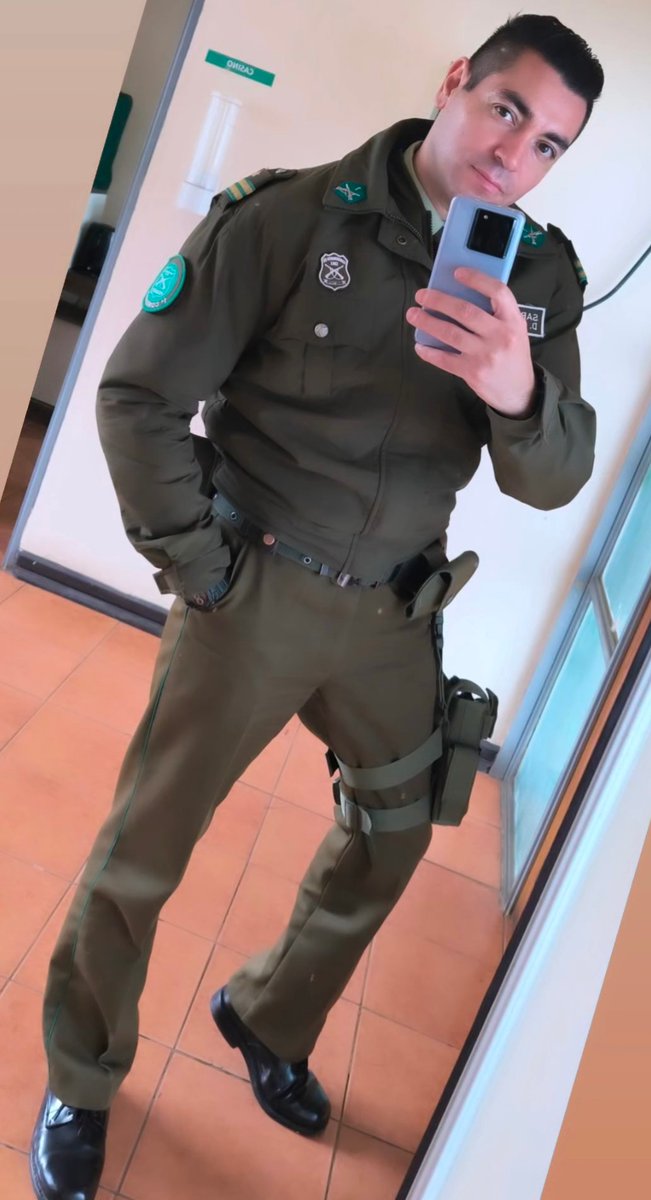 mmyers08994900's tweet photo. #uniformadossexys #uniformadoshot #carabineroshot #men #hombres #hombresguapos #gendarmeriahot #heteroengañado #guapos #soldadosguapos #pdiguapos #gendarmesguapos #MachosHeteros #marinoshot https://t.co/eYBxzS214I