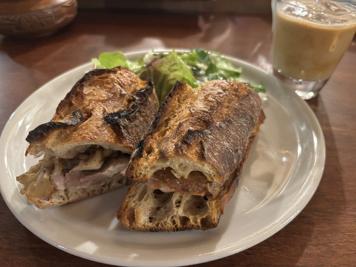 maigominto's tweet photo. 病院の先生が教えてくれたパンの美味しいカフェでランチ♡
先生がいい人だから通院頑張れてる😭 https://t.co/WcTL0YHm8p