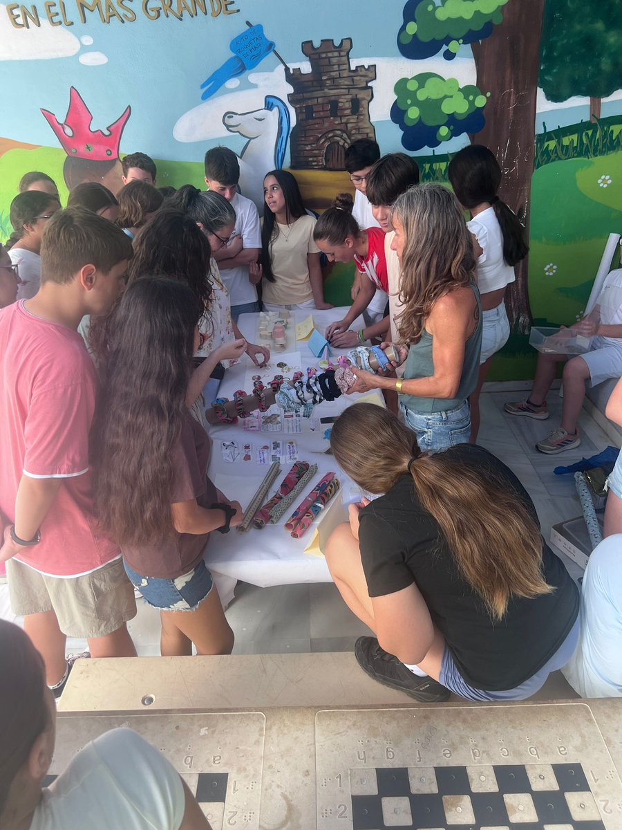IESaguadulce's tweet photo. Los alumnos de Educación Ambiental de 1º de la ESO han organizado un fantástico Mercadillo Solidario en el centro.
Gracias a la generosidad de todos, los fondos recaudados han sido donados a la Asociación SERBAL @serbalmeria, apoyando de forma directa sus proyectos. https://t.co/UM9Jg9Mrbu