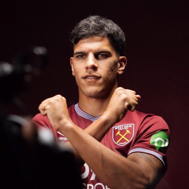 Brockutd's tweet photo. 🚨Breaking: Mateus Fernandes is ready to pay £20M towards his own transfer fee to secure a move to Manchester United.

West Ham sporting directors have asked him to send proof of funds first.

[@DavidOrnsttein] https://t.co/fvVAFMIm4z