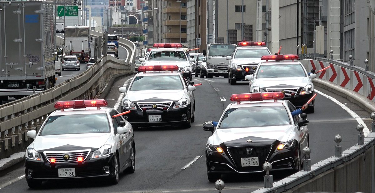 TKTK1275433's tweet photo. 先ほど総理が帰国したため、羽田から霞が関まで交通規制が実施されました。 動画は後ほど編集して投稿します。 お楽しみに！

※写真は交通規制解除の様子 #車列 #交通規制 #総理大臣 https://t.co/gjKxMEmH5G