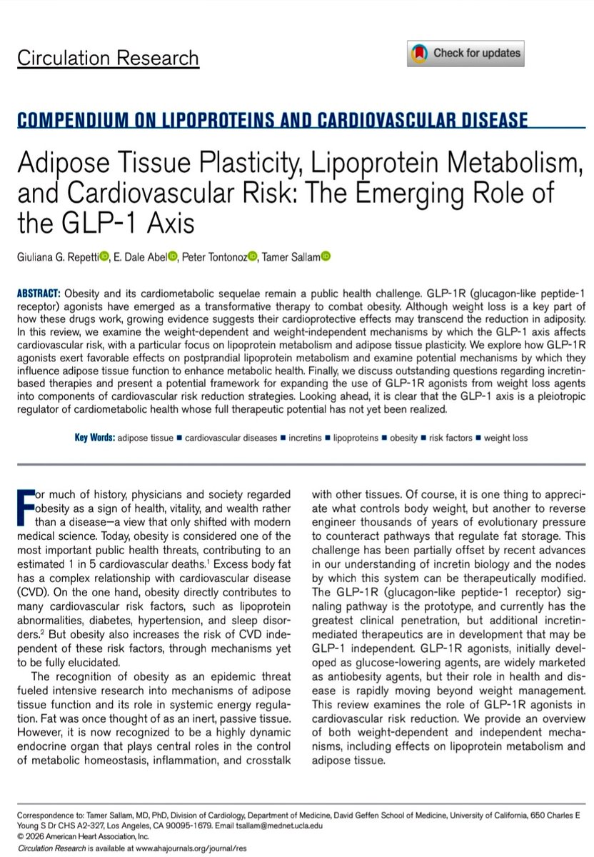 joseramosvivas's tweet photo. ¿Son los agonistas del GLP-1, como la semaglutida, algo más que “fármacos para perder peso”? 🧬🩺
Circulation Research resume que sus posibles beneficios cardiometabólicos van más allá de la báscula.
✅ Sistema cardiovascular: pueden reducir inflamación, mejorar señales vasculares y modular procesos relacionados con aterosclerosis.
✅ Metabolismo lipídico: se asocian con cambios favorables en lipoproteínas ricas en triglicéridos, VLDL y LDL-C.
✅ Tejido adiposo: pueden reducir grasa visceral y favorecer un perfil menos inflamatorio.
✅ Efectos pleiotrópicos: el eje GLP-1 influye en cerebro, páncreas, intestino, hígado, riñón, vasos, tejido adiposo y corazón.
💡Ojo.  No son soluciones mágicas ni sustituyen hábitos saludables, pero sí herramientas terapéuticas potentes dentro de estrategias de reducción del riesgo cardiometabólico.
🔗👇🏻 https://t.co/E5CZAOnWf7

#Ciencia #SaludCardiovascular #GLP1 #Obesidad #Diabetes #Cardiología #Metabolismo #Medicina #Investigación