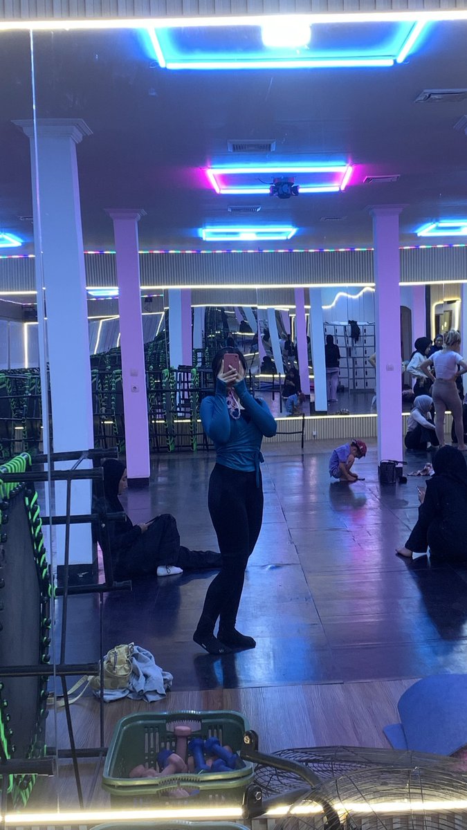 misalahhh's tweet photo. I LOVE YOGA!🧘🏼‍♀️💗 https://t.co/W4lOfZ2w8E
