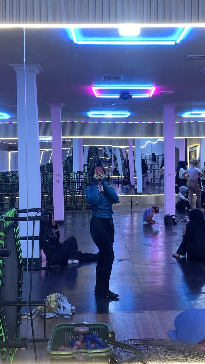 misalahhh's tweet photo. I LOVE YOGA!🧘🏼‍♀️💗 https://t.co/W4lOfZ2w8E