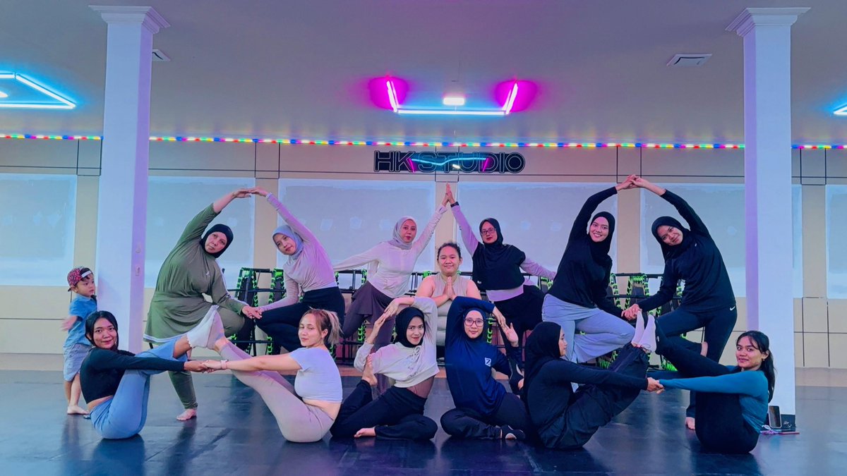 misalahhh's tweet photo. I LOVE YOGA!🧘🏼‍♀️💗 https://t.co/W4lOfZ2w8E