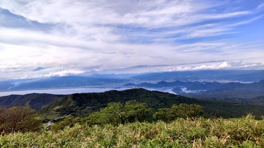 suglateb's tweet photo. だるまさんがころんだ

ちょっと雲が多かった🗻 https://t.co/bPHGfVDzGk