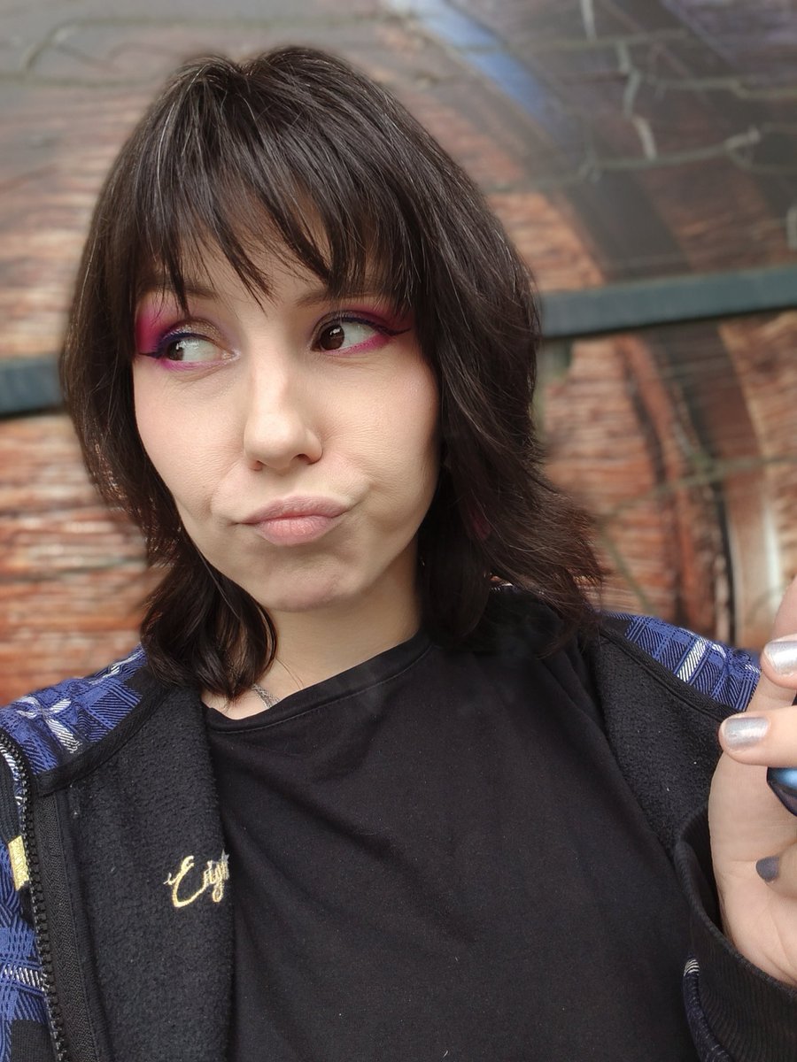 Not_YourDream_'s tweet photo. Серьёзная (нет) https://t.co/zKoz9Iq6hY