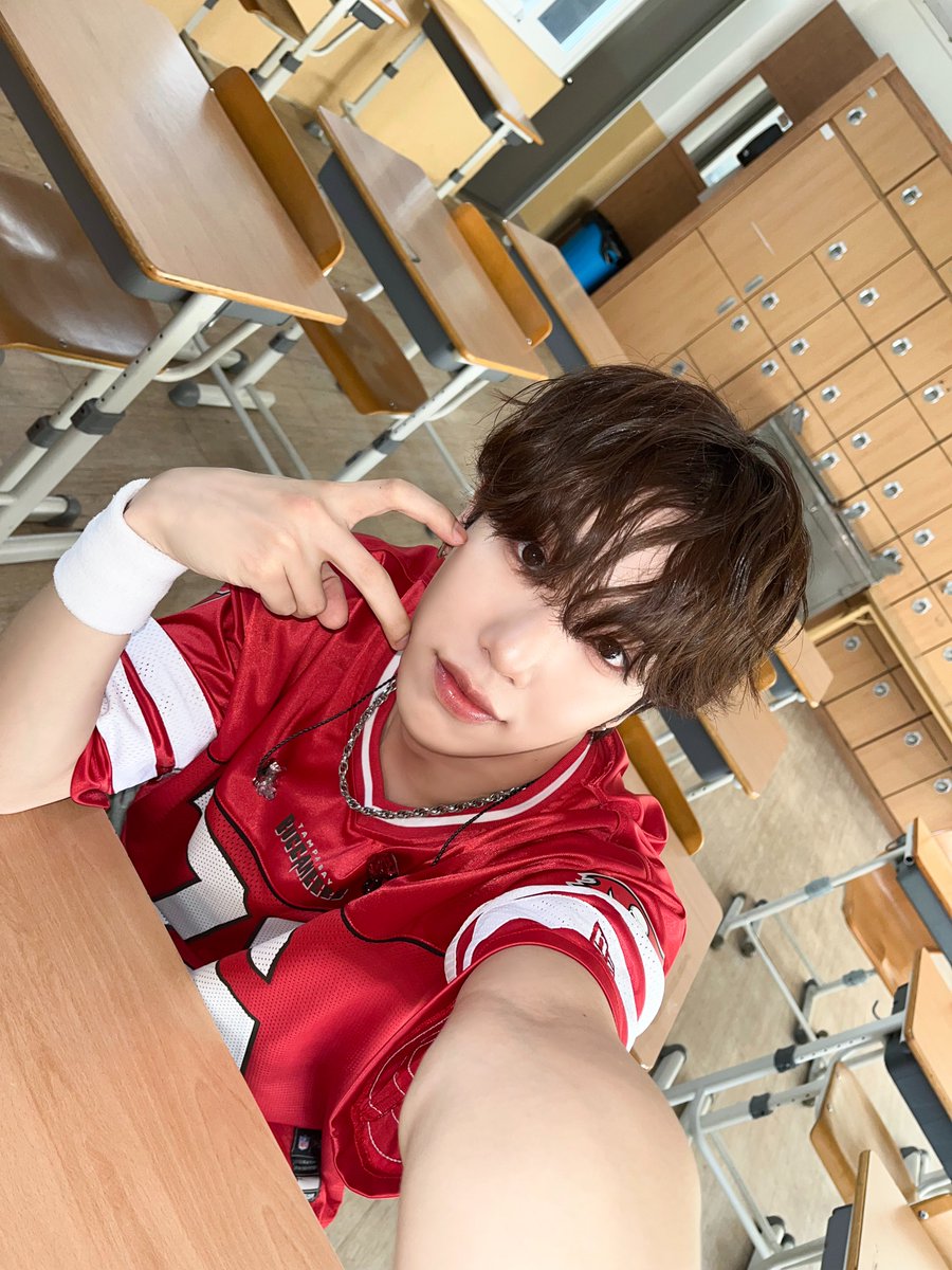 nSSign_official's tweet photo. [ #카즈타 ] 학교에서 도전많이해~^^

#nSSign #엔싸인 #エンサイン #KAZUTA https://t.co/094VAv6Xvu