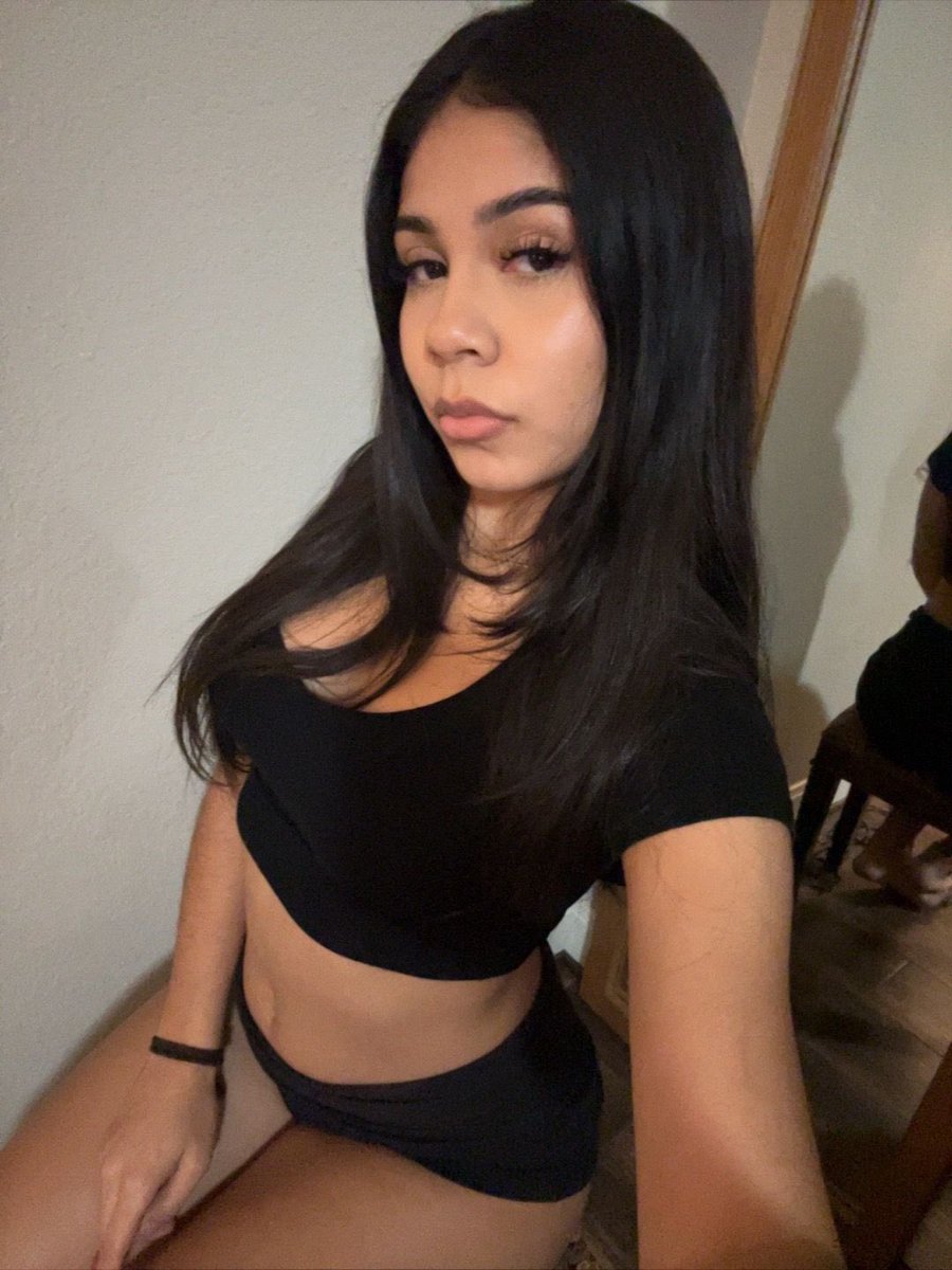Needit899800's tweet photo. Hot irl 

Dm to see your irl shared with all these good gooners 

#wankchat #cuck #gooned https://t.co/CcRtckdMzN