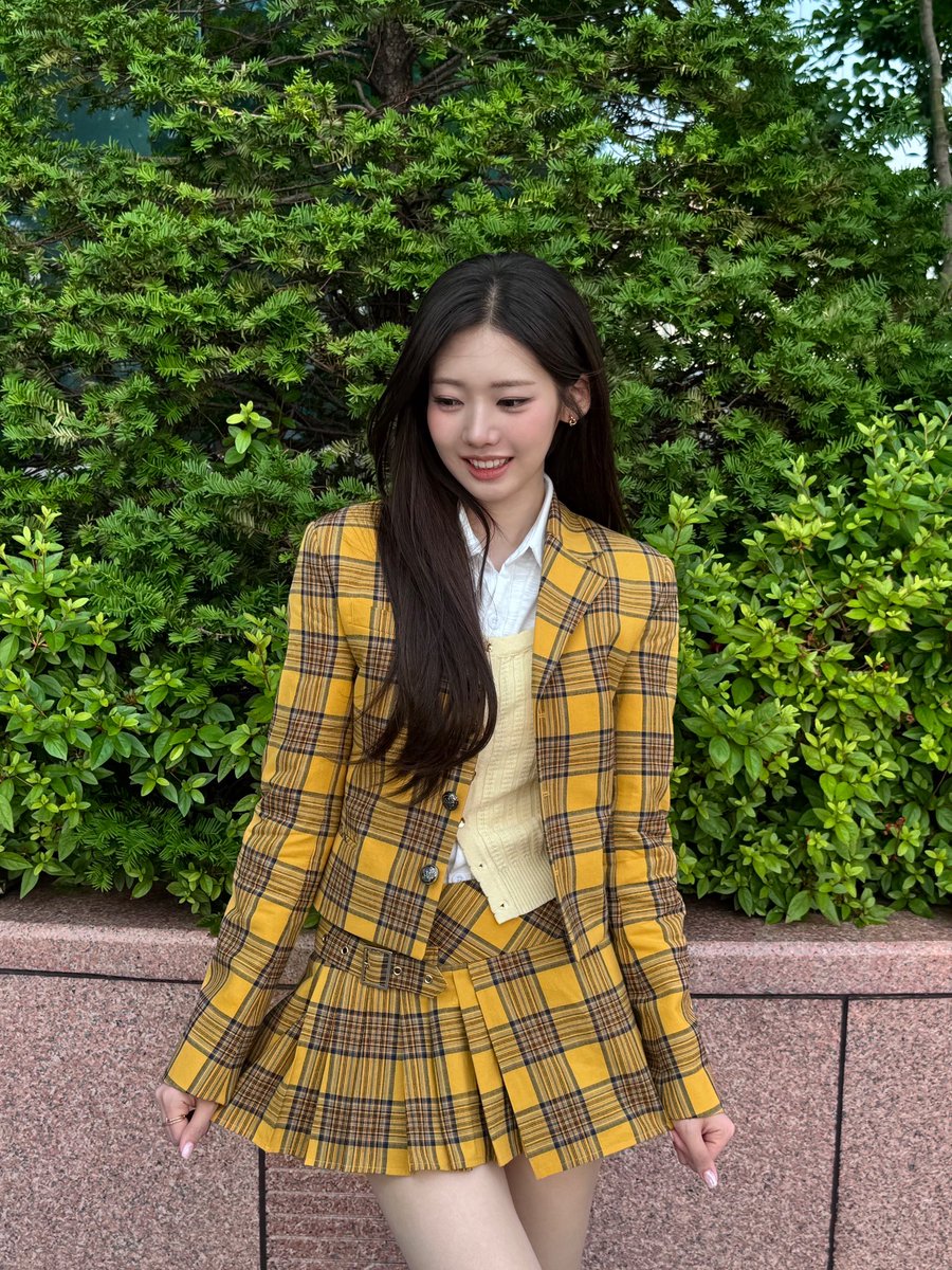 RORA_BASE's tweet photo. #RORA Weverse update:
— What do you think? 🍋💛🌼
Pt2

#RORA #李茶仁 #로라 #ローラ
#BABYMONSTER #베이비몬스터 https://t.co/sYiwiQlTJ8