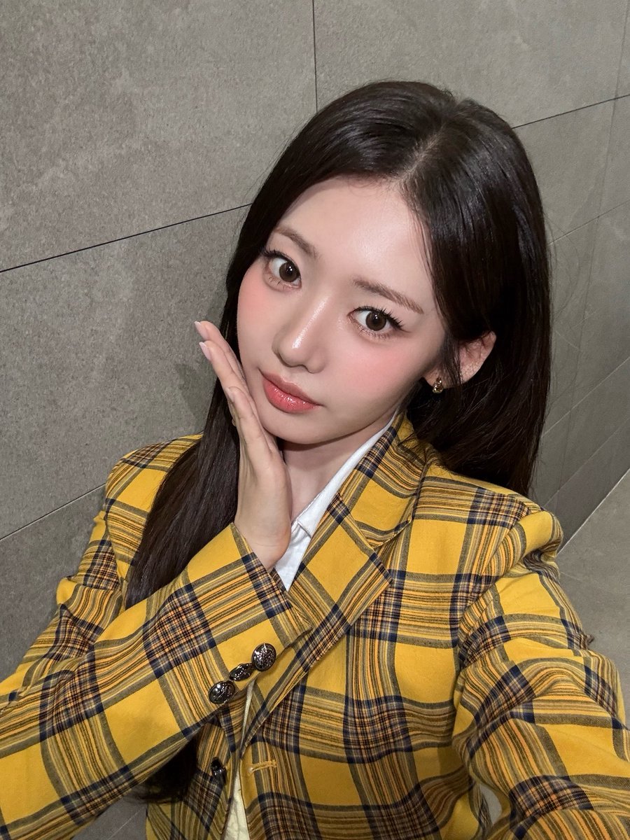 RORA_BASE's tweet photo. #RORA Weverse update:
— What do you think? 🍋💛🌼
Pt2

#RORA #李茶仁 #로라 #ローラ
#BABYMONSTER #베이비몬스터 https://t.co/sYiwiQlTJ8