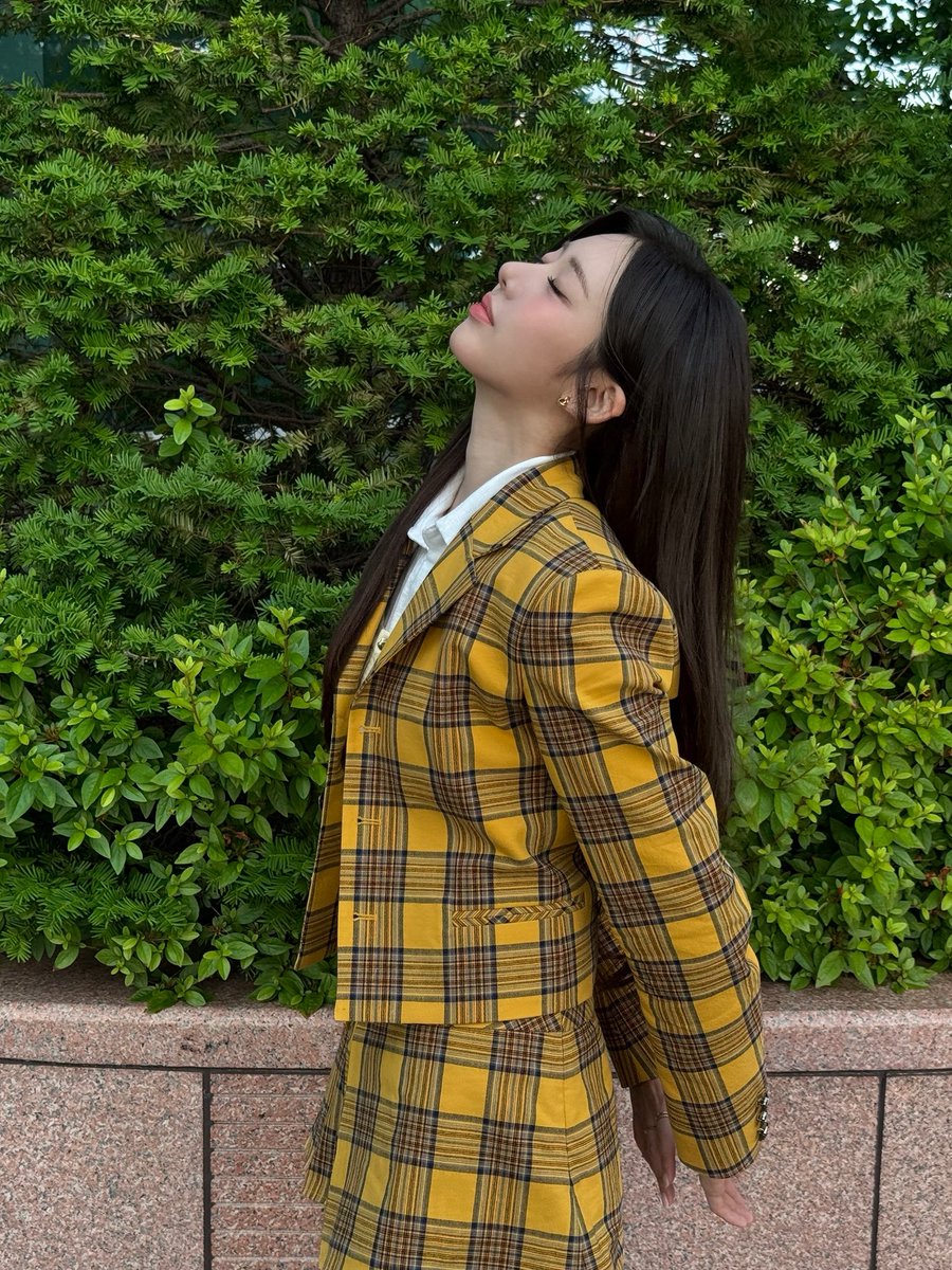 RORA_BASE's tweet photo. #RORA Weverse update:
— What do you think? 🍋💛🌼
Pt2

#RORA #李茶仁 #로라 #ローラ
#BABYMONSTER #베이비몬스터 https://t.co/sYiwiQlTJ8
