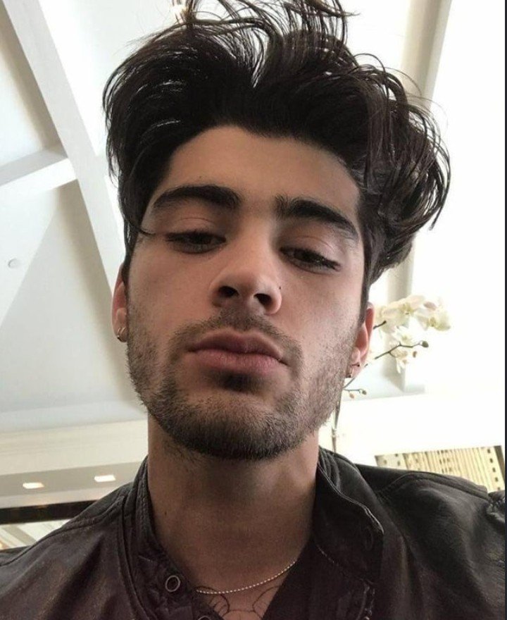 myselfandjk's tweet photo. streets are saying that Zayn Malik and Jungkook are dropping an R&amp;B collab with a runtime of 3:54. WE ARE SEATED https://t.co/KGLRP8xdFe