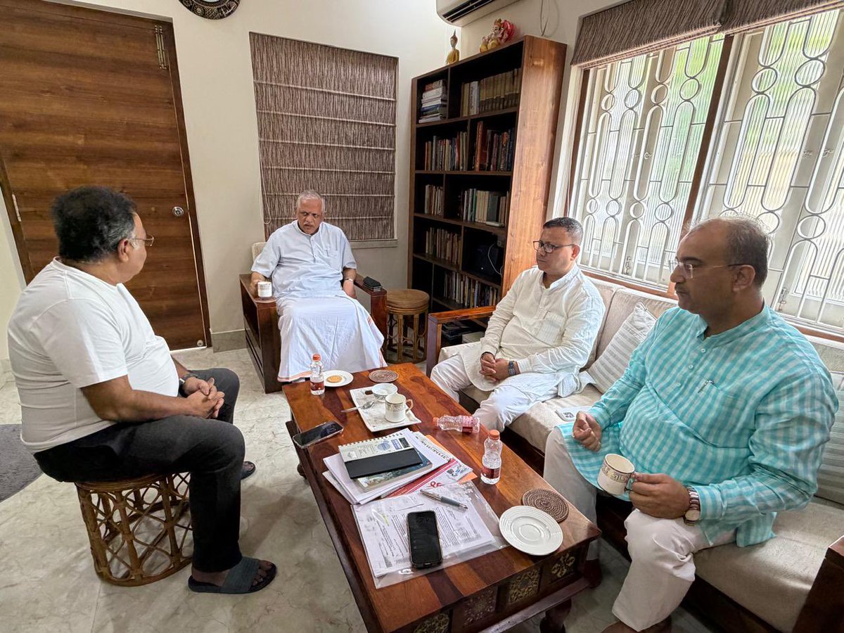 SamikBJP's tweet photo. সংগঠনই শক্তি, আর সেই শক্তির ভিত্তি গড়ে ওঠে মতবিনিময়, পারস্পরিক আস্থা ও সুপরিকল্পিত কর্মপরিকল্পনার মাধ্যমে। ঐক্যবদ্ধ প্রচেষ্টা এবং সঠিক দিকনির্দেশনাই একটি সংগঠনকে তার লক্ষ্যপূরণে এগিয়ে নিয়ে যায়। https://t.co/Z0AOmoFlXa