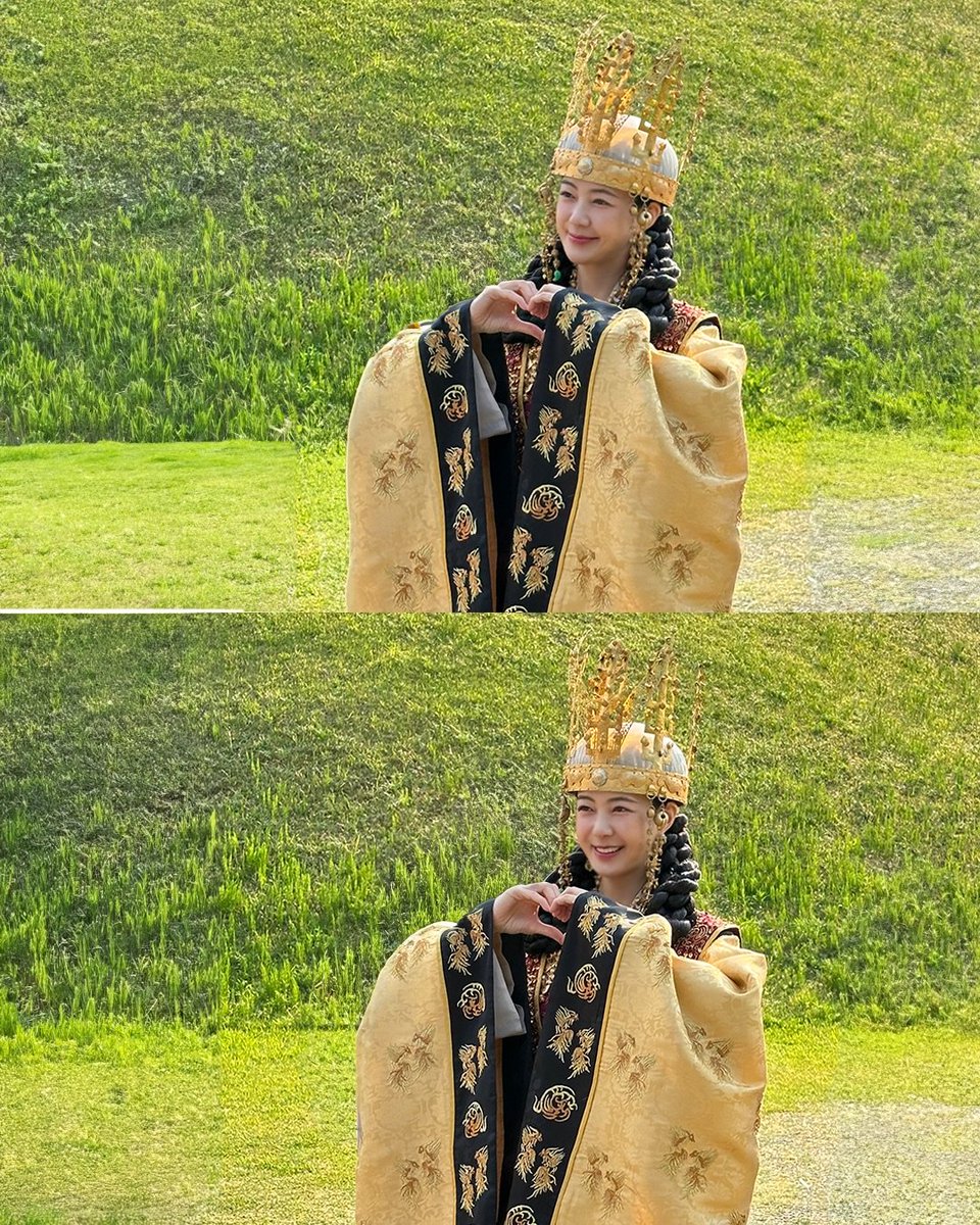 blauesyoung's tweet photo. my first CRUSH in Korean Drama, Lee Yowon as Queen Seondeok 😭🧡

It's been almost 17 years— HOW CAN SHE HASN'T CHANGED AT ALL??!!! 

#이요원 #LeeYowon https://t.co/8Tqjf2qFPf