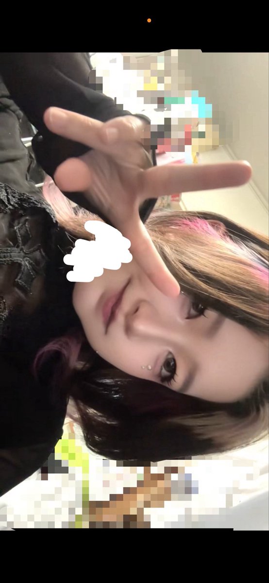 ai77kn's tweet photo. メイク上手くできて今これ https://t.co/6RoLG2dSgz