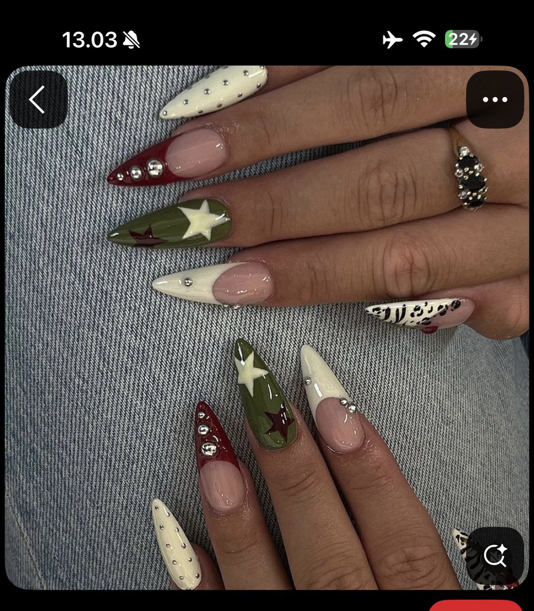 dracwl's tweet photo. sbrnya mirip sm insponya tp pendek bgt tai nailsnya mrk paling panjang cm segitu UGH gw mauny panjang https://t.co/vIkLXlrjlO