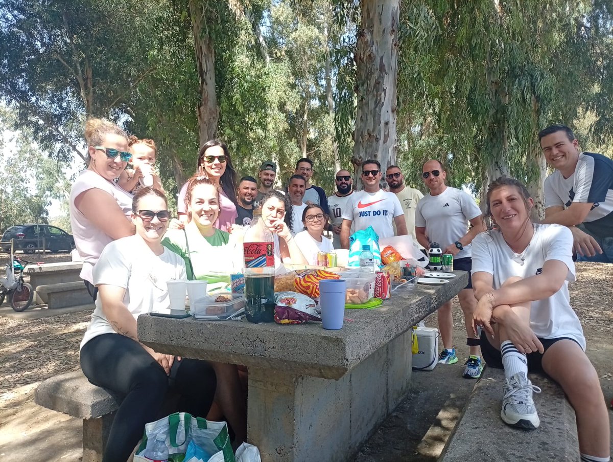 PueblaEF's tweet photo. 📸 ¡Gran jornada de convivencia para el #Prebenjamín 'B'! 

🍍 Cerramos una temporada espectacular con una actividad donde chicos y familias disfrutaron juntos al máximo. ¡Qué gran año, campeones! 👏💙

💓 #ElLatidoDeUnPueblo 
💪 #VMP 🔵⚪ https://t.co/78tT8nORe4