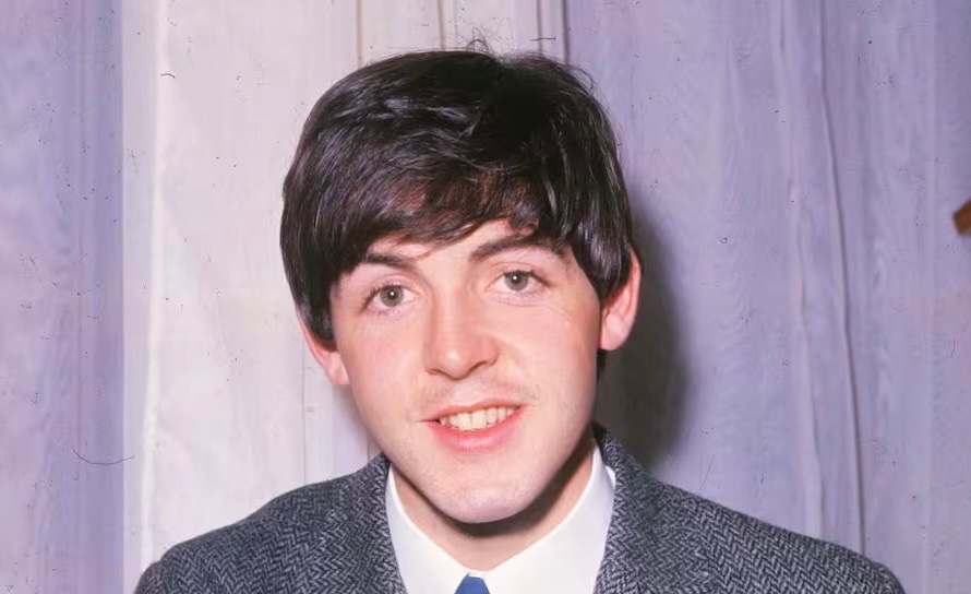 historyrock_'s tweet photo. Happy 84th birthday to legendary Beatle Paul McCartney!! https://t.co/6G88T3DhOF