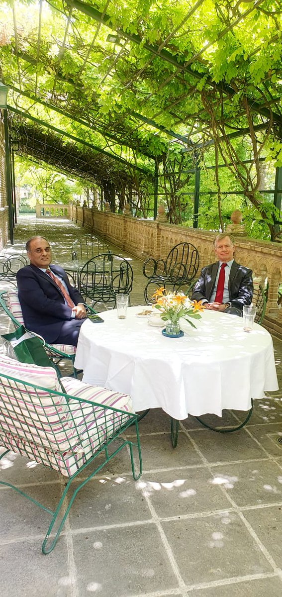 PakinIran's tweet photo. Ambassador Imran Ahmed Siddiqui meets H.E Hugo Shorter Ambassador of UK in Tehran. Both sides reaffirmed their commitment to coordinate for mutual cooperation .They also discussed regional  situation.
@MOFAPakistan 
@epwing_official 
@PTVNewsOfficial 
@PBCofficialNews https://t.co/YFq5KU0qVn