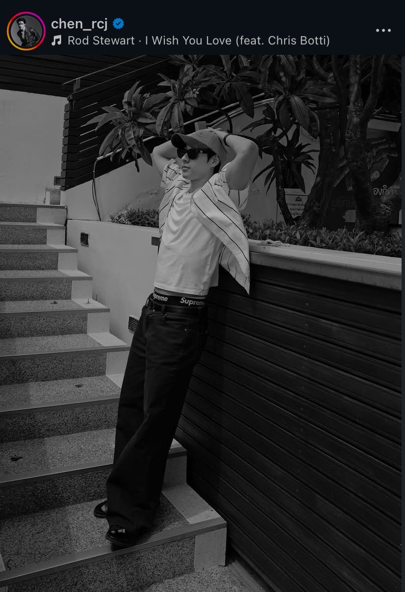 OhmBrightPan's tweet photo. น้องจุงถ่ายรูปพ่อไบร์ทได้หล่อเท่คลาสสิกดีจัง

#BrightRpp #SolBright #ไบร์ทรพีพงศ์ https://t.co/5nVSF8hUw3