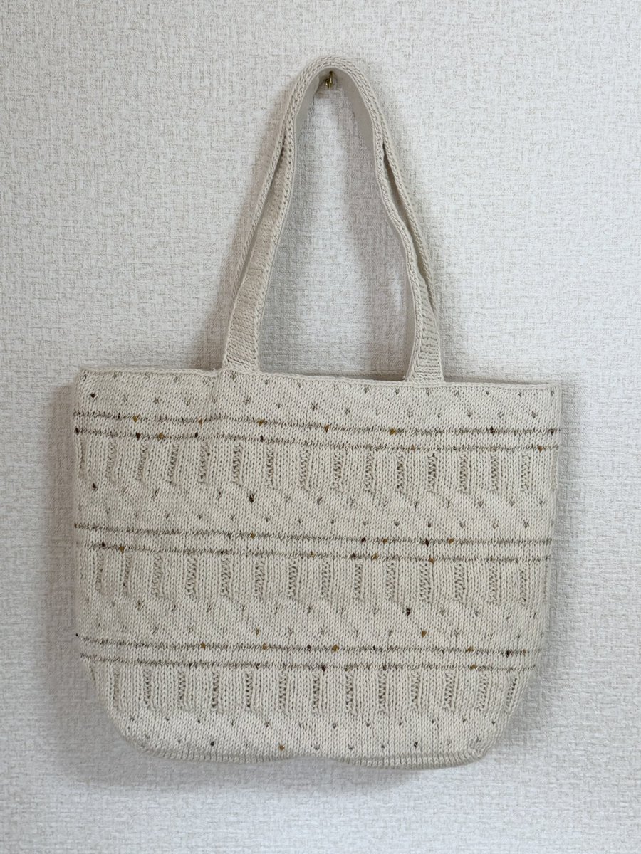 yuknit_'s tweet photo. husのキット(https://t.co/kIM4ruxGDh)でバッグ編みました👜
編み込みまだまだ苦手🫩 https://t.co/YvHkFOi8fI