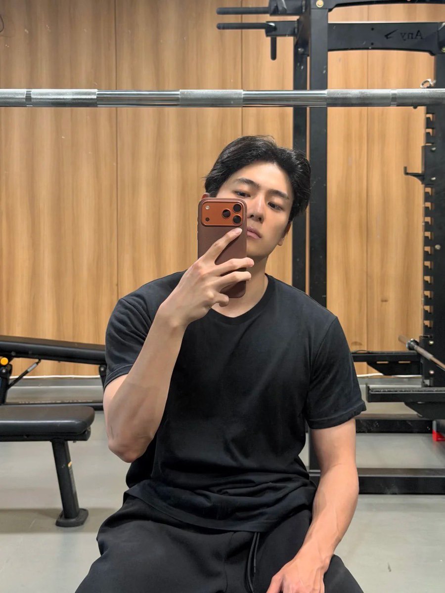 비나 tweet media