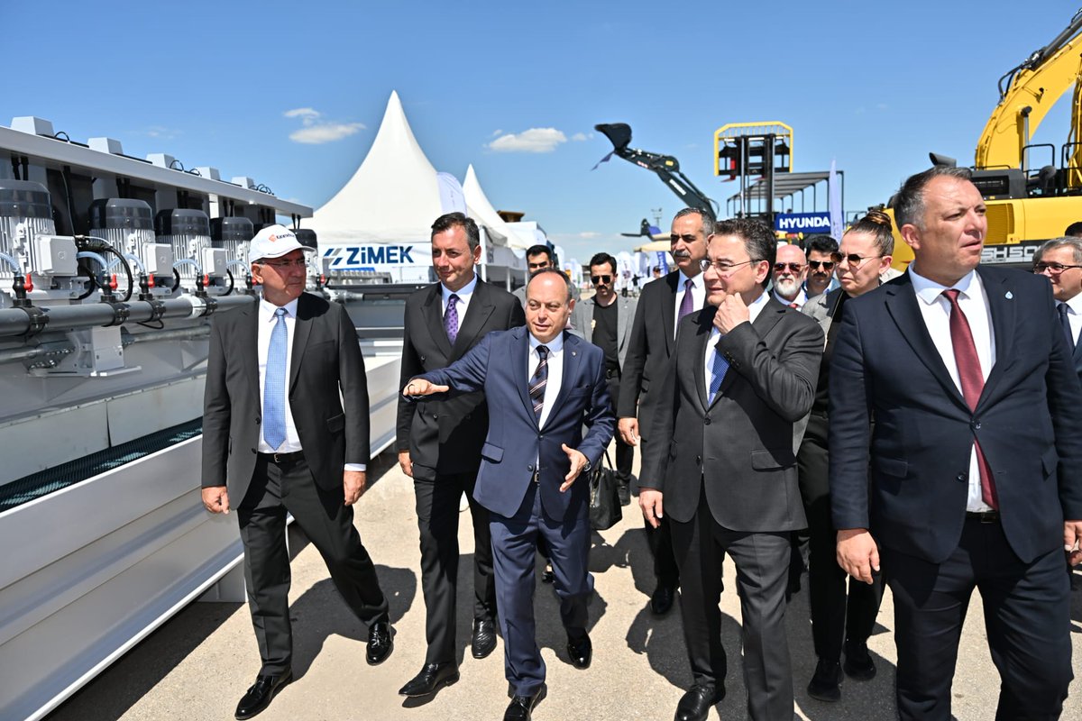 AFYONTSO's tweet photo. DEVA Partisi Genel Başkanı Ali Babacan Fuarımızı Ziyaret Etti
2. Afyonkarahisar Uluslararası Blok Mermer Fuarı kapsamında, DEVA Partisi Genel Başkanı Ali Babacan ve Anayasa Mahkemesi Eski Üyesi ve Deva Partisi Genel Başkan Başdanışmanı Celal Mümtaz Akıncı standımızı ve fuarda yer alan firmalarımızı ziyaret ederek incelemelerde bulundu. Ziyaret esnasında Sayın Babacan’a; Yönetim Kurulu Başkanımız Hüsnü Serteser, Meclis Başkanımız Mustafa Ali Çelikten ve Afyonkarahisar İscehisar Mermerciler Derneği Başkanı Remzi Özcan eşlik etti.