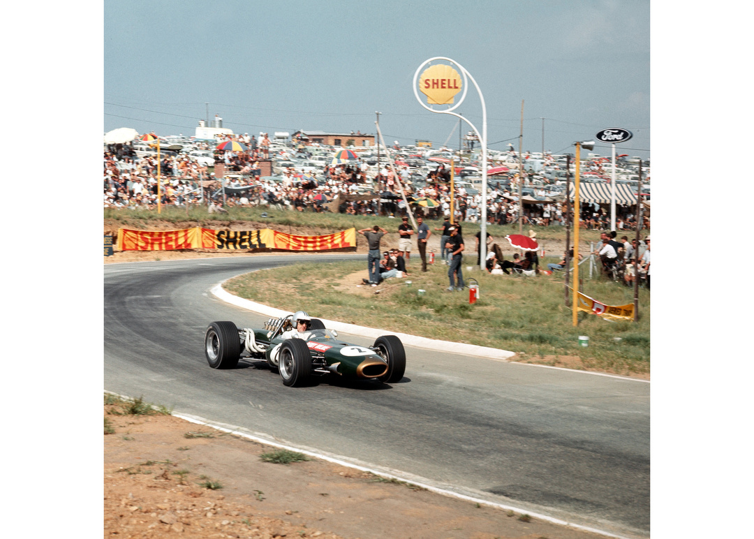 MSI_Images's tweet photo. Born #OnThisDay 90 years ago: Denny Hulme, New Zealand's only #F1 WDC. 🥝

The stoic Hulme was ill-suited to F1's growing fame; he was a quiet, hard worker who could be abrasive, which perhaps helped to leave him overlooked in the history books - his peers rated him highly. ✊ https://t.co/b3w7F57DdH