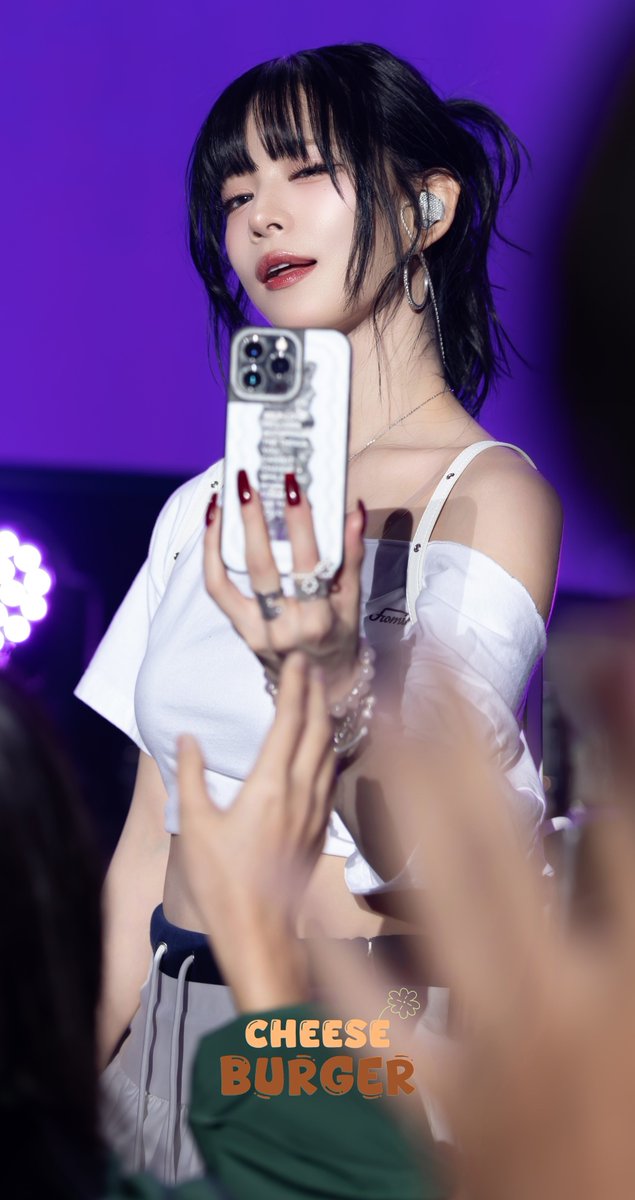 eoeowlgnlqks's tweet photo. #프로미스나인 #fromis_9 #이채영 #LEECHAEYOUNG 

보고싶다 챙아!🥹❤️ 나에게 힘 을줘! https://t.co/xlSIy09dtv