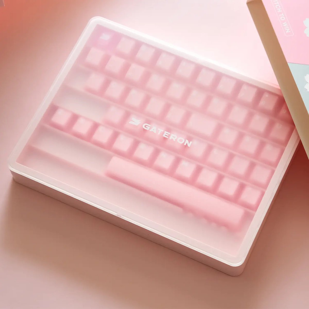 sikakeyb's tweet photo. 🌸 Soft colors. Sharp performance.

FORT68 Sakura Gift Box. https://t.co/5xpLOMhTmO