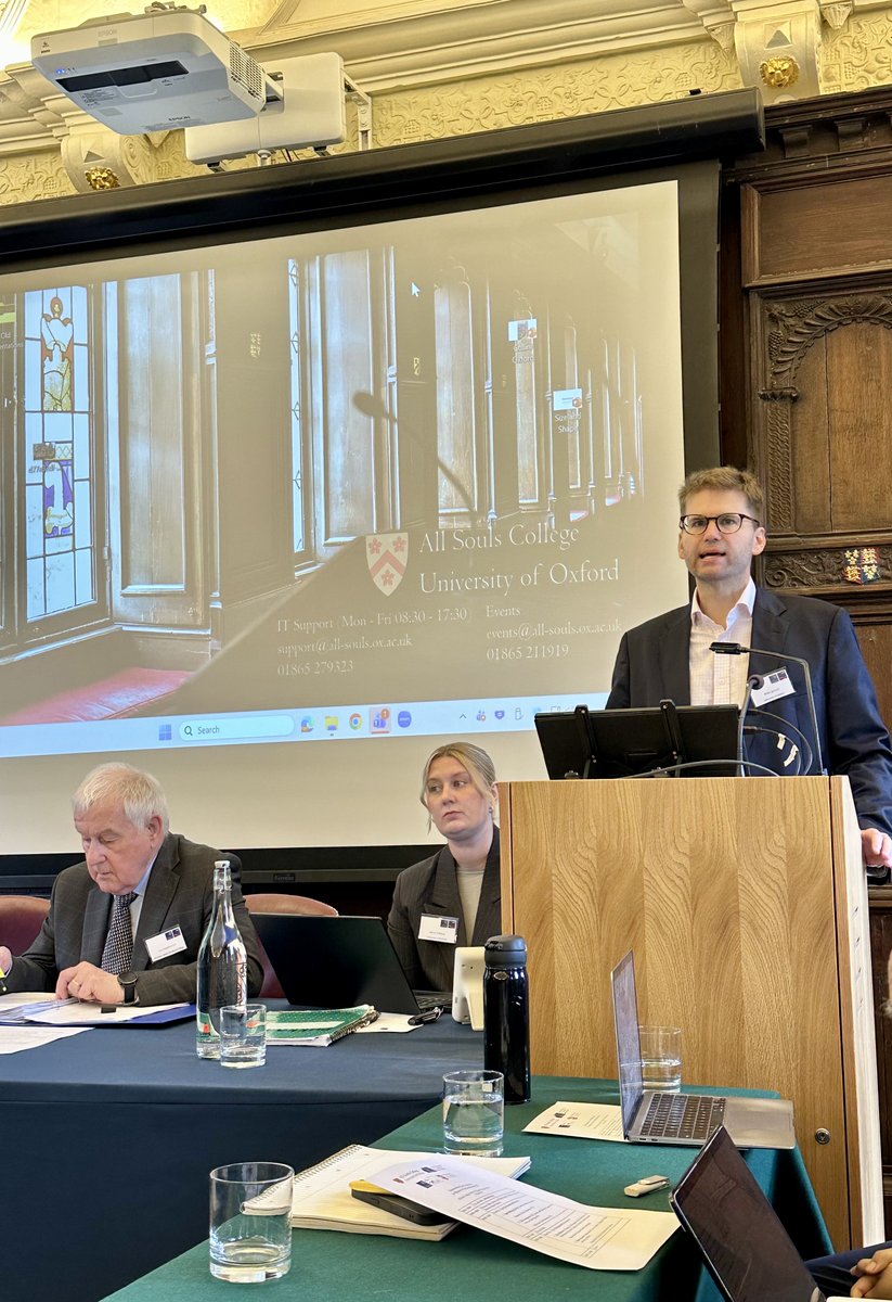 oxfordPIL's tweet photo. Our international law workshop in honour of Sir Ian Brownlie QC kicked off in a packed Old Library at All Souls College. @milesmjackson  and @DapoAkandeLaw  welcomed everyone on behalf of the PIL Group, and @StefanTalmon reflected on the life of Sir Ian Brownlie QC. https://t.co/KuRK7iWpd9