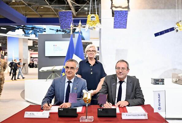 AstrospaceI's tweet photo. Il Ministero delle Forze Armate francese ha assegnato a @EutelsatGroup un contratto da 138 milioni di Euro per servizi di #comunicazione satellitare sicura tramite la #costellazione #OneWeb.
https://t.co/Z1rLzu9zxz https://t.co/1W9ROZD31a
