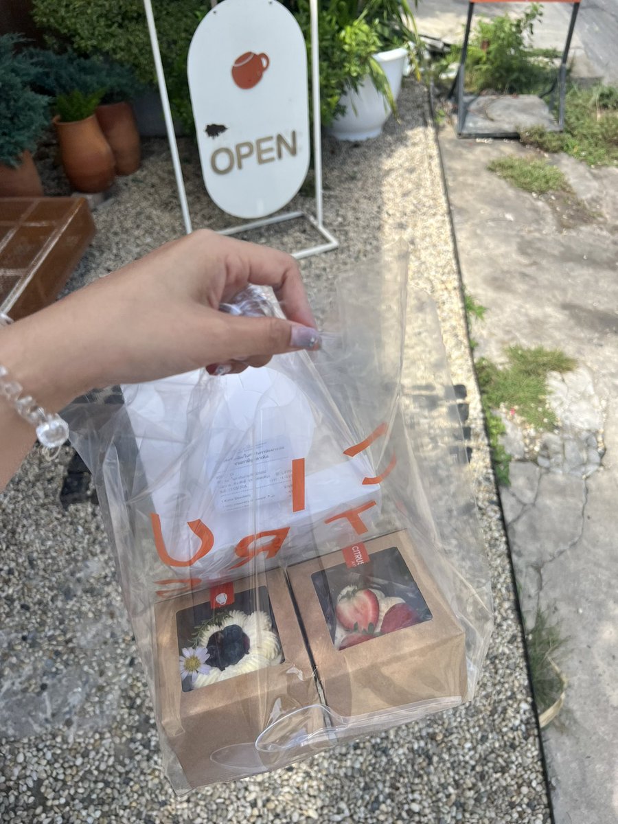 ppoundhatesyou's tweet photo. อร่อยจริงงงงงงงงง ขอบคุณที่ป้ายยา ซื้อให้ผชชีชอบเลยล่ะ สมราคา รักนะคะขอบคุณที่แบ่งปันร้านอร่อย🥺❤️ https://t.co/qmOcayHpmW